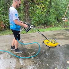 Driveway-Cleaning-In-Auburndale-Florida 0